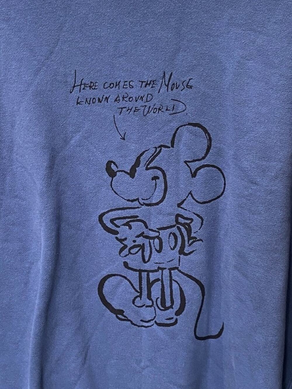 Disney Mickey Mouse Sweatshirt "Here Comes the Mouse Known Around the World" Med